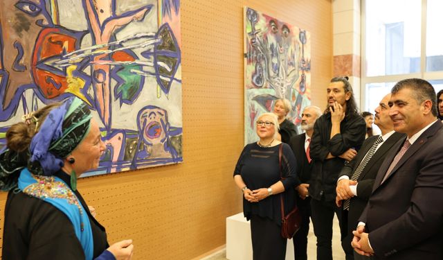 Alman sanatçı NEVÜ’de sergi açtı