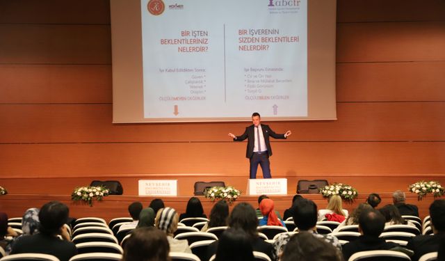 “İş Bulmanın Şifreleri ve Kariyer Belirleme Stratejileri” anlatıldı