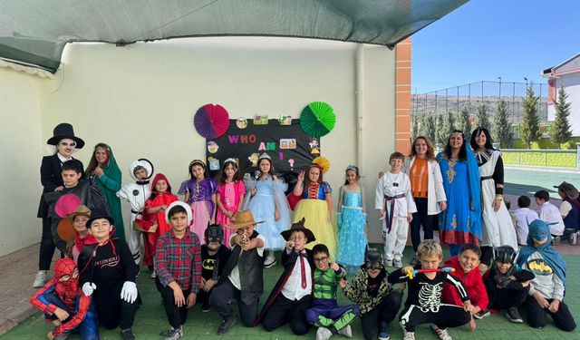 Kardelen Koleji öğrencileri kostüm partisi yaptı