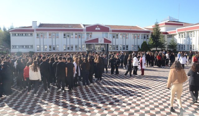 Kardelen Koleji’nde deprem tatbikatı yapıldı