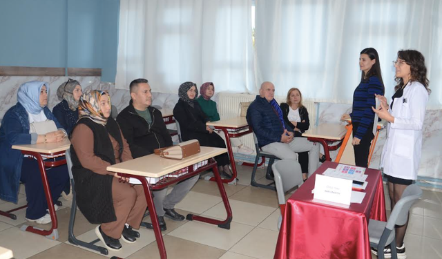 Özel Kardelen Fen ve Anadolu Lisesinde 9. sınıfların veli toplantısı yapıldı