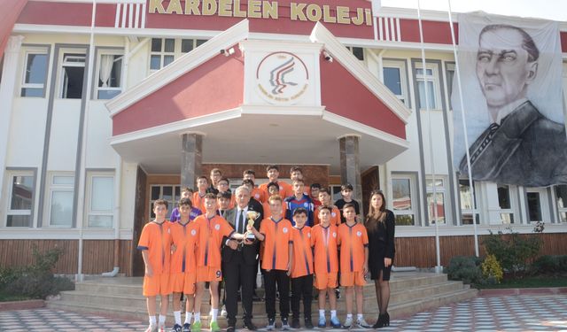 Kardelen Koleji namağlup şampiyon