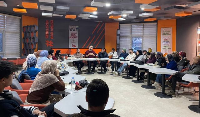 “Çağdaş İngiliz Yahudi Küresel Medeniyeti” eseri müzakere edildi