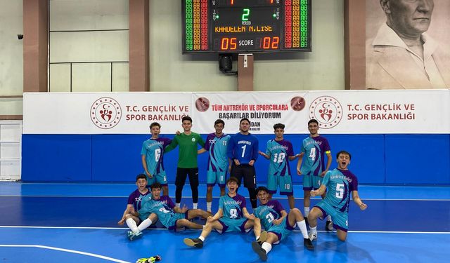 Kardelen Eğitim Kurumları futsal takımı finalde