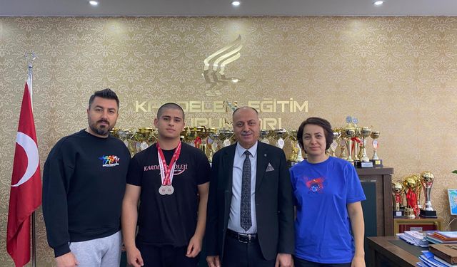 Kardelen Koleji öğrencisi bilek güreşinde il ikincisi oldu