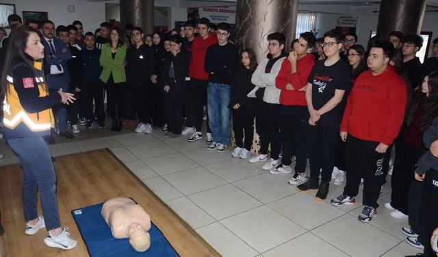 Kardelen’de acil sağlık hizmeti ve OED cihazı anlatıldı