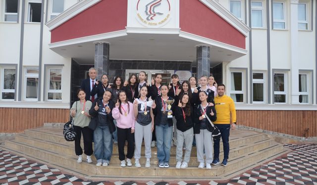 Nevşehir’in voleybol şampiyonu Kardelen