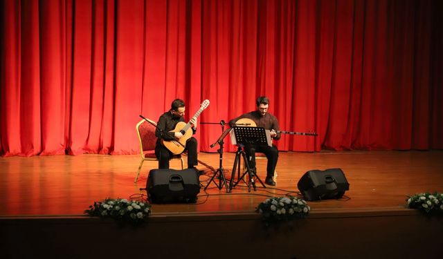 NEVÜ’de Türk ve Batı Müziği Tanbur–Gitar Konseri