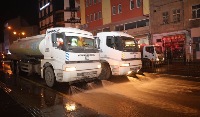 Atatürk Bulvarı’nda Temizlik Yapıldı