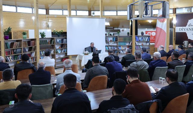 “Batı Düşerken Asrın İdrakine İslâm Ne Söyler” Konferansı Düzenlendi