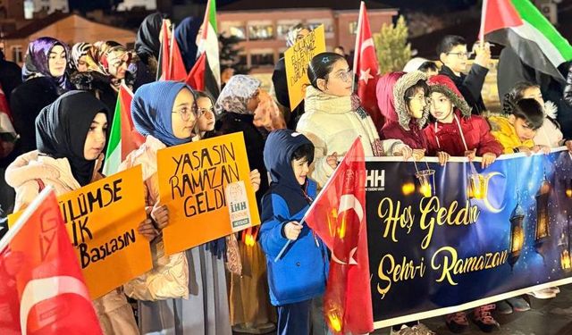 Çocukların Ramazan heyecanı fener alayına dönüştü