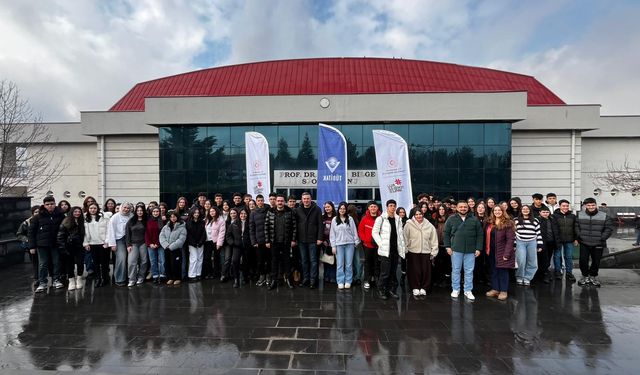 Kardelenli öğrencilerden TÜBİTAK şampiyonlarına ziyaret
