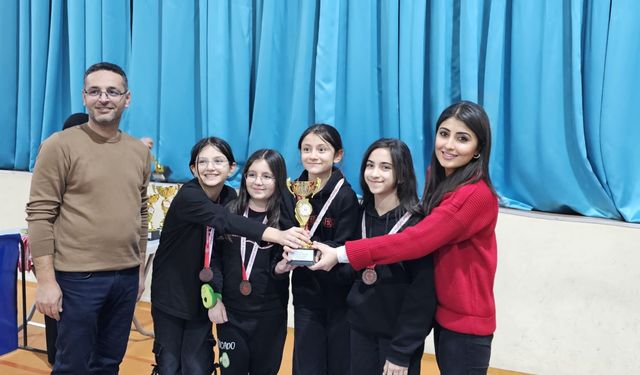 Kardelenli şampiyon satranç oyuncuları bölge finalinde