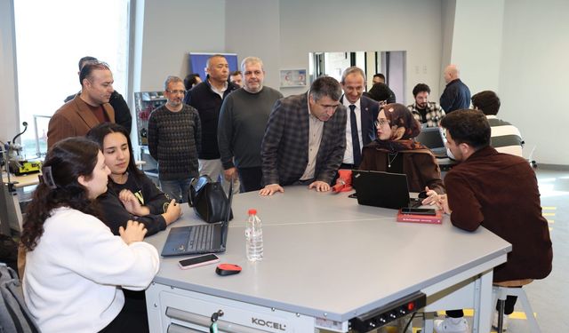 Aktekin Milli Teknoloji Atölyesinde İncelemelerde Bulundu