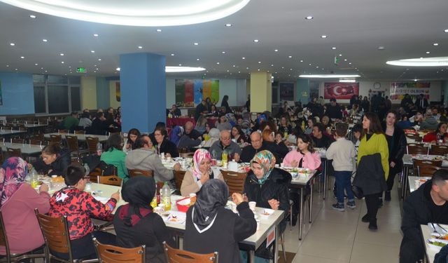 Kardelen ailesi iftarda bir araya geldi