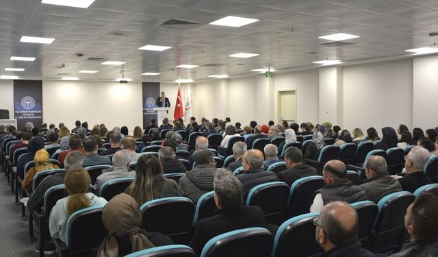 Tartar sağlık çalışanlarıyla bayramlaştı