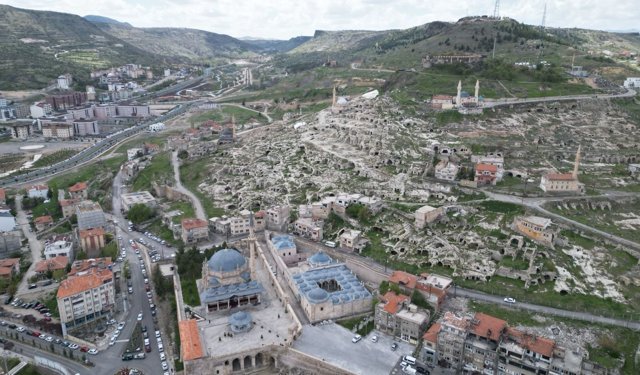 Kafa karıştıran hareket: Kapadokya Mahallesi Mecliste onaylandı