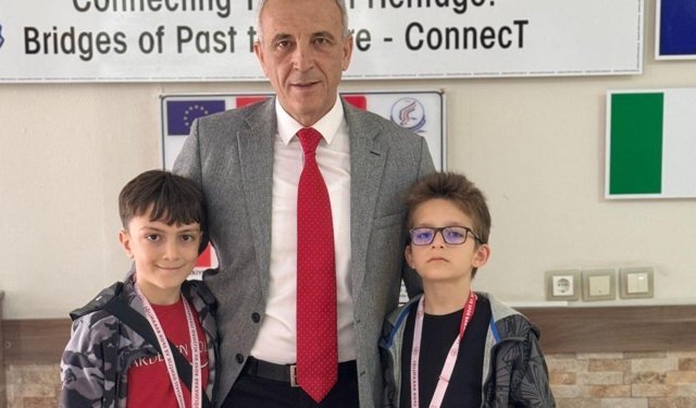 Kardelenli minikler teniste il ikincisi oldu