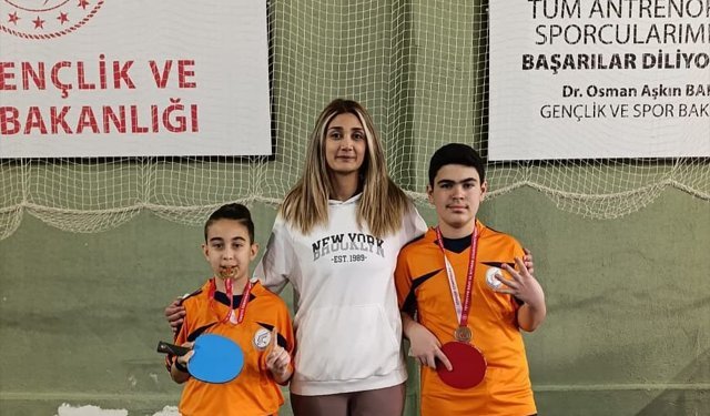 Kardelenli öğrenci masa tenisinde şampiyon oldu