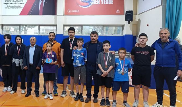 Masa tenisi turnuvasında şampiyon yine Kardelen’den