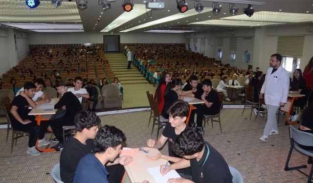 Kardelen’de öğrenciler bilgilerini yarıştırdı