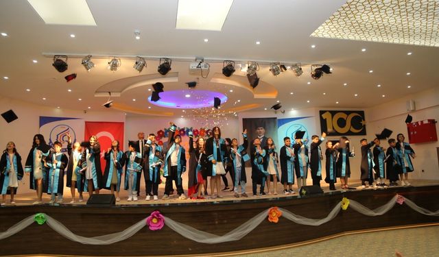 Kardelenli 4. sınıflar mezuniyet sevinci yaşadı