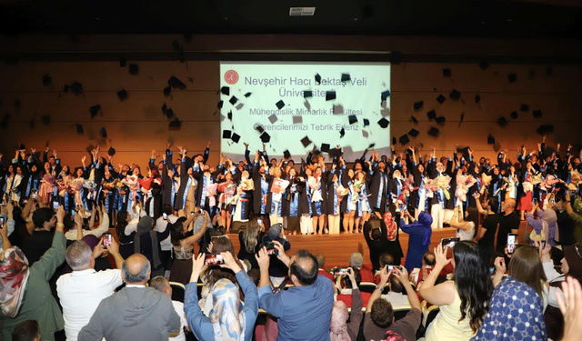 NEVÜ Fakülte ve Meslek Yüksekokullarında Mezuniyet Coşkusu