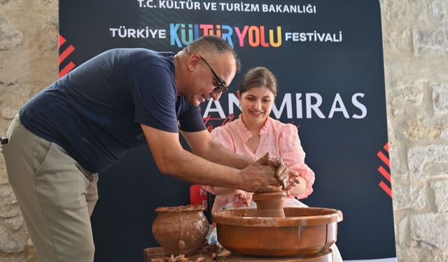 KÜLTÜR YOLU FESTİVALİ’NDE TOPRAK SANATA DÖNÜŞTÜ