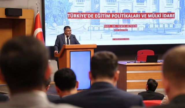 Aktekin, Kaymakam Adaylarına Konferans Verdi