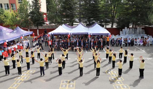 İlköğretim Haftası Nevşehir’de Coşkuyla Kutlandı