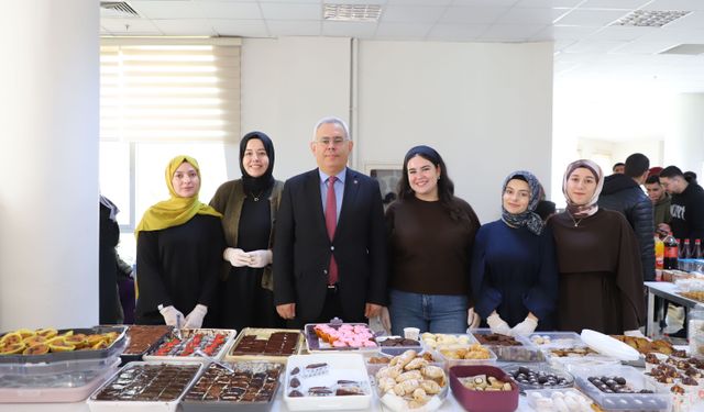 İlahiyat Fakültesinden Öğrencilere Destek Kermesi