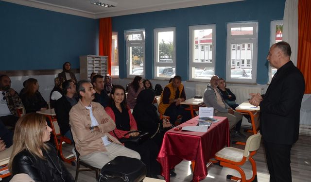 Kardelen’de 11 ve 12. sınıfların veli toplantısı yapıldı
