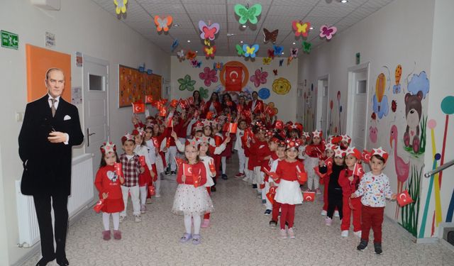 Minik Kardelenlerden muhteşem 29 Ekim coşkusu