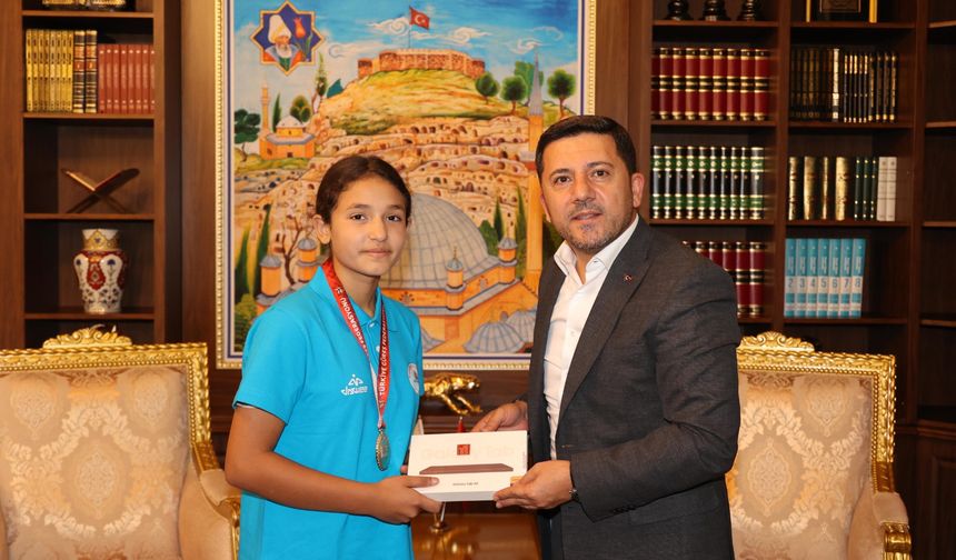 Türkiye şampiyonu Kılıç’tan Başkan Arı’ya ziyaret