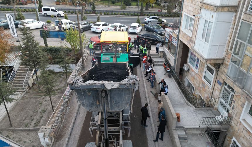 Yeni Mahalle Gürbüz Sokak’ta sıcak asfalt serimi yapıldı