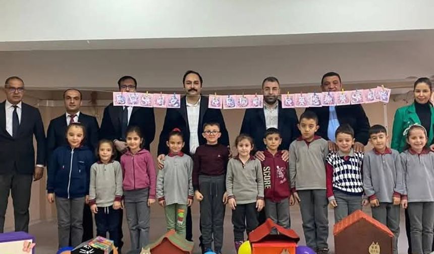 Karapınarlı öğrencilerden Kedi Evi Projesi
