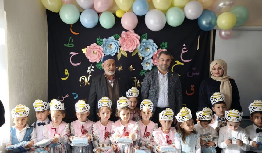 Minikler Kur'an öğreniyor