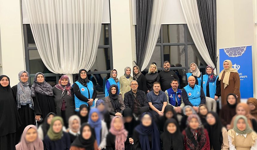 Hayırsever aileden Kur'an kursu öğrencilerine iftar