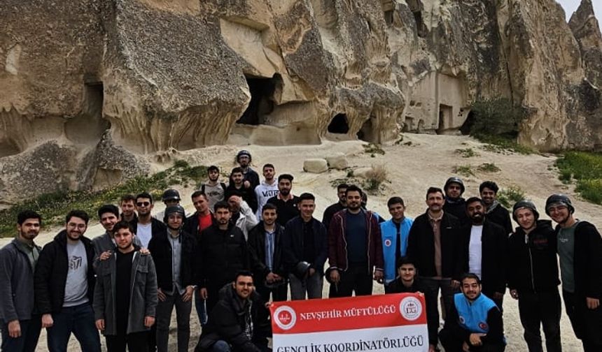 Müftülük gençlere Kapadokya gezisi düzenledi