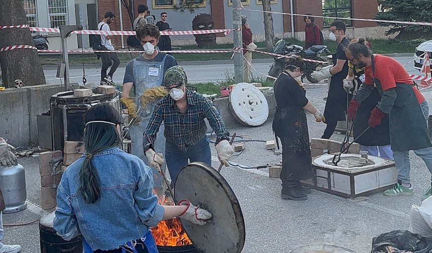 Öğrenciler Serfest II’de Raku uygulaması gerçekleştirdi