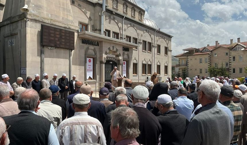 Ürgüp'te hac kafilesi dualarla yolcu edildi