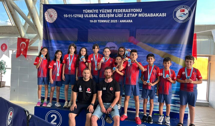 Yüzücüler kulaç kulaç zirveye çıkıyor