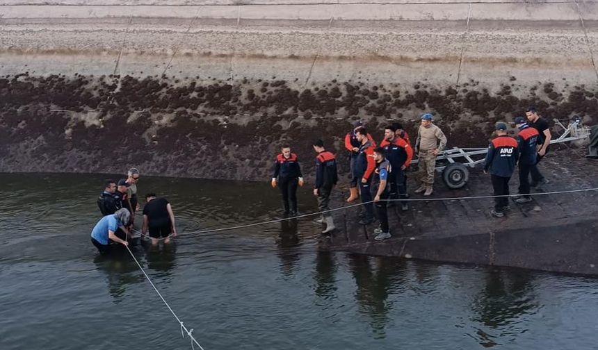Traktörden su kanalına düşen kişinin cansız bedeni bulundu