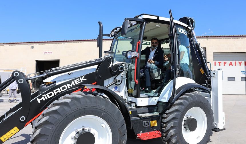 Ürgüp Belediyesi yeni iş makinesi aldı