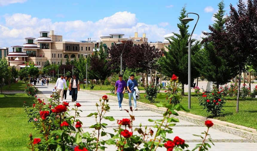 NEVÜ 2025-YKS'de göre yüzde 100'ü geçti