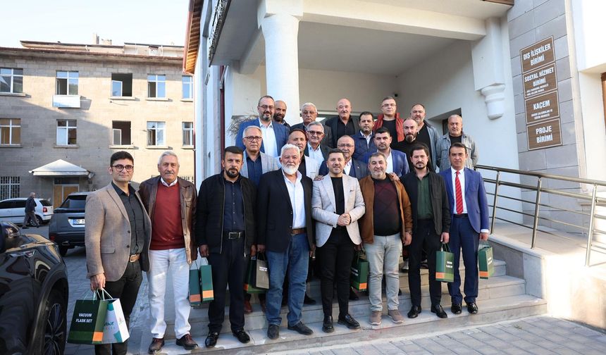 Belediye Başkanı Rasim Arı, muhtarları ağırladı