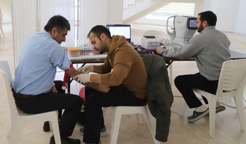 Rektör Aktekin sağlık taramasına katıldı