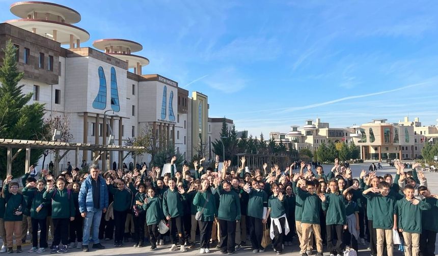 Gazi Ortaokulu öğrencileri NEVÜ’de