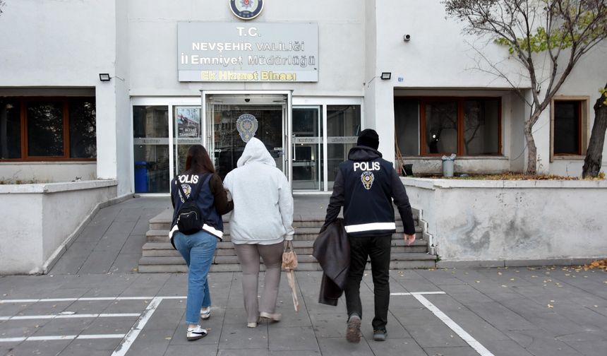 Masaj salonlarına fuhuş operasyonu