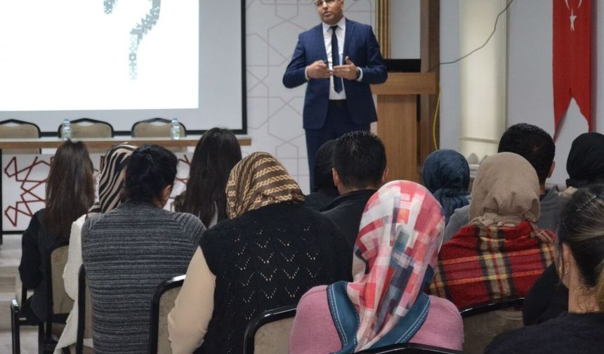 “Aile Kalesi: İçeride Huzur, Dışarıda Güven” konulu seminer